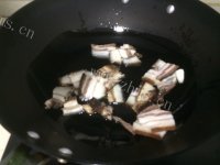 五味俱全的蒜薹炒腊肉做法图解2)