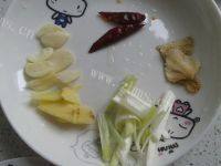 口感饱满的梅干菜烧肉做法图解3)