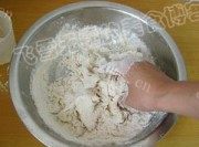 自制双色玉米面馒头做法图解5)