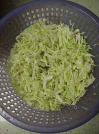 美味的包菜炒粉丝做法图解1)