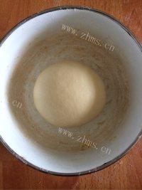 色香味浓的毛毛虫面包做法图解2)