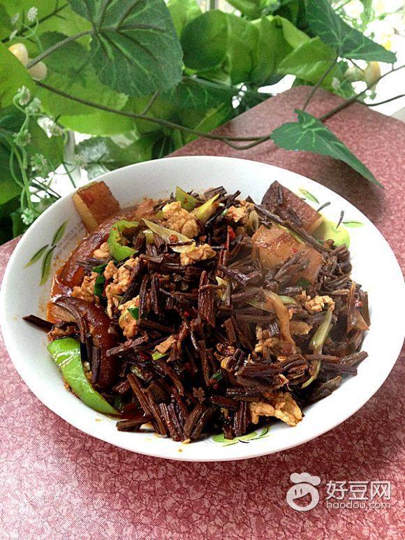 「手工美食」干蕨菜炒