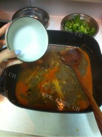 可口的水煮肉片做法图解5)