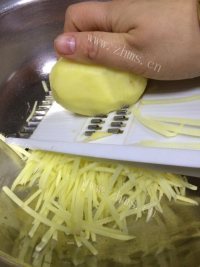 美味佳肴般的酸辣土豆丝做法图解2)