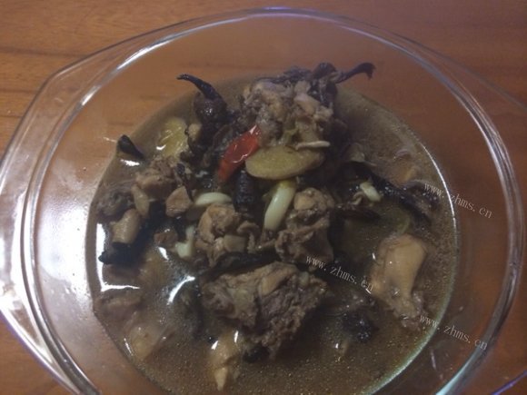 鲜美可口的小鸡炖蘑菇