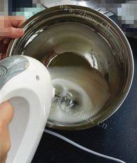 自制戚风蛋糕做法图解4)