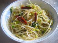 家常菜辣炒黄豆芽