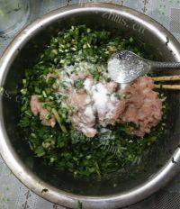 自己做的韭菜猪肉水饺做法图解6)