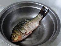 家常菜豆豉焖鱼做法图解2)