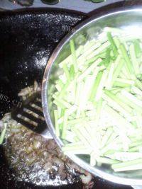 蒜薹炒肉（家庭版）做法图解10)