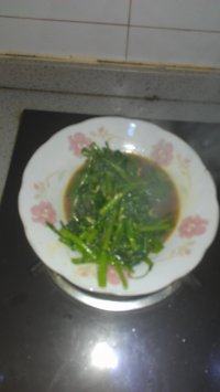 迷人的蒜香空心菜