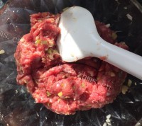 美味的香酥牛肉饼做法图解4)