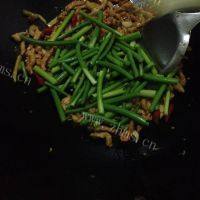 家常菜蒜苔炒肉丝