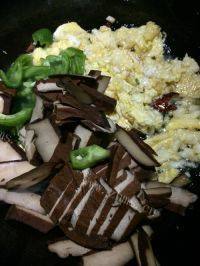 豆腐干炒鸡蛋做法图解6)