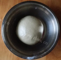 风味独特的苋菜汁炼乳腰果吐司做法图解6)