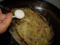 味道不错的酸辣土豆丝做法图解7)