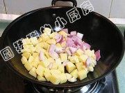 家常菜咖喱肉末土豆做法图解3)