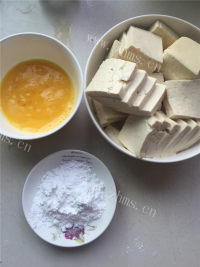 自制茄汁锅塌豆腐做法图解1)