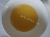 美味的鸡蛋煎馒头片做法图解2)