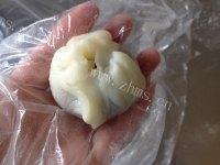 可口的榴莲冰皮月饼做法图解12)