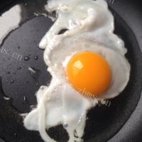 健康早餐煎蛋的做法图解三