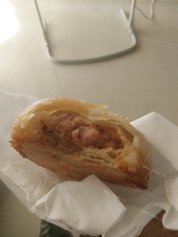 喷香的榨菜鲜肉月饼