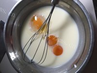 自制草莓蛋挞做法图解3)