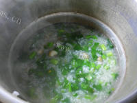 美味的油菜蕻鲍鱼大米粥做法图解13)