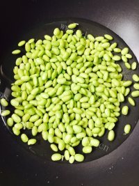 家常菜青豆爆脆骨做法图解3)