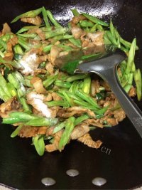 美味的豆角焖面做法图解7)