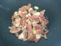 家常菜茭白炒肉片做法图解5)