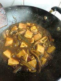 泥鳅炖豆腐自制