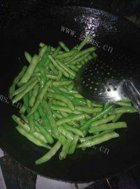 家常菜肉片四季豆做法图解2)