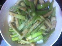 色味俱佳的肉末茄子做法图解5)