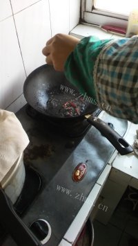 诱人的清炒土豆丝做法图解5)