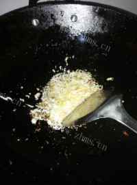 美味的盐焗大虾做法图解5)