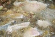 美味的重庆酸菜鱼做法图解8)