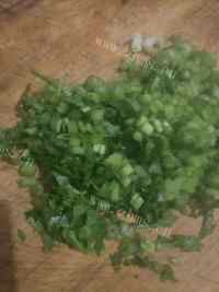 自制芹菜肉馄饨做法图解4)