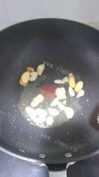 口感好的萝卜牛腩做法图解4)