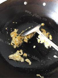 美味的酱油炒饭做法图解4)