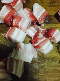 可口的私房秘制红烧肉做法图解2)