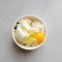 清淡的青豆炒饭做法图解3)