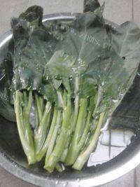 家常菜白灼芥兰做法图解1)