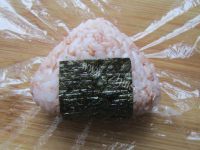 好吃的红粳米肉松饭团做法图解7)