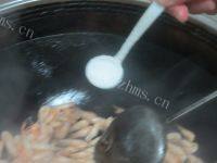 美味炒河虾做法图解5)