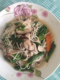 美味的萝卜香菇面做法图解6)