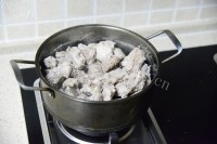 家常菜番茄排骨做法图解3)
