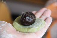 豆沙冰皮月饼做法图解7)