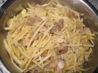 在家做的土豆丝炒肉