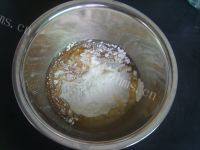 自己做的金沙奶黄月饼做法图解2)